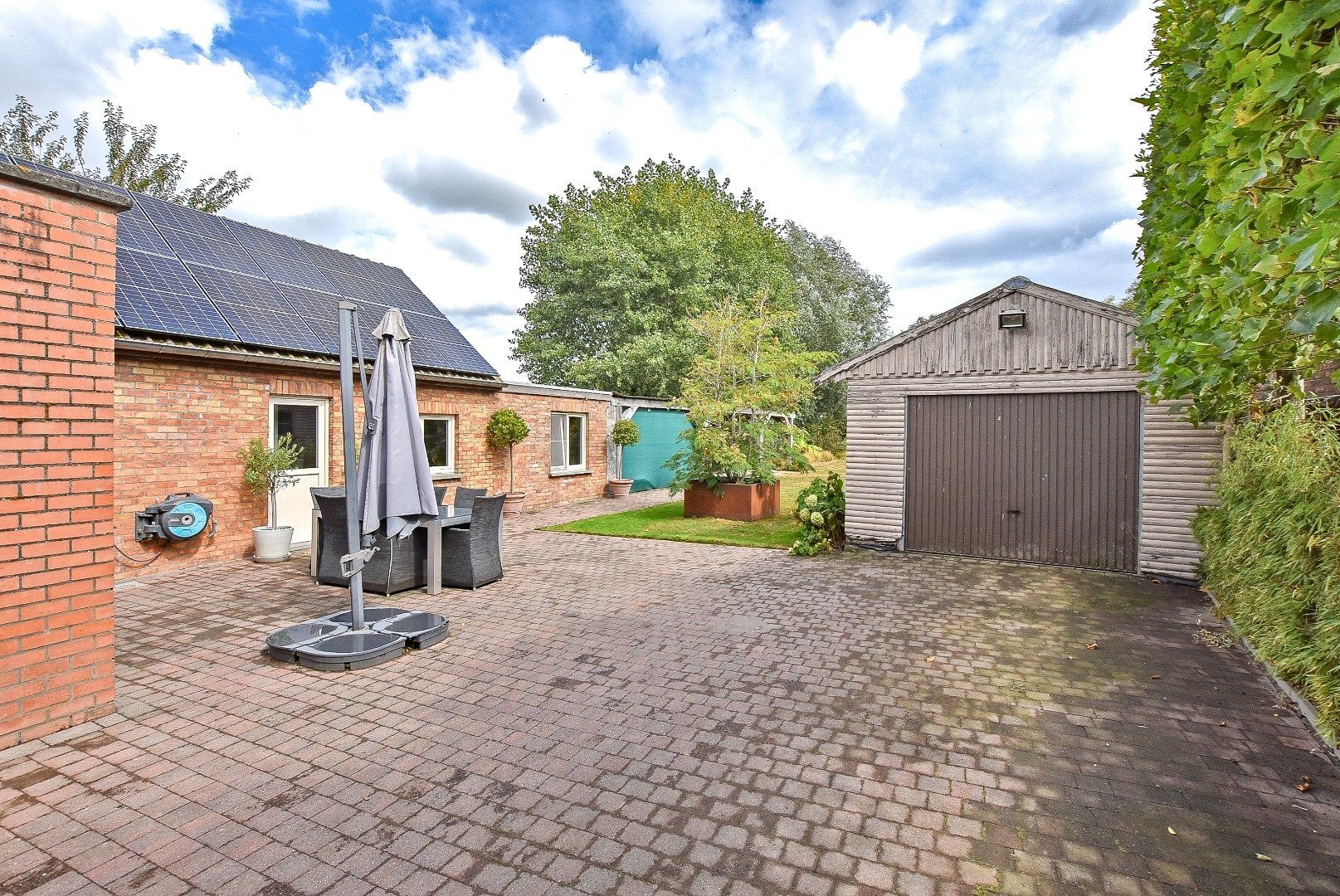 Instapklare alleenstaande woning met 4/5 slaapkamer op 2.084m² te Diksmuide! foto 21