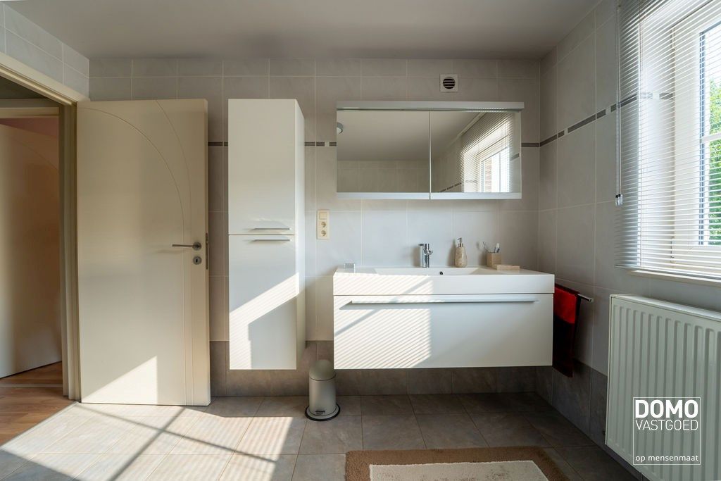 Ruime villa met paardenaccommodatie gelegen te Herk-de-Stad - EPC-label: B - Bewoonbare vloeroppervlakte: 296m² foto 15