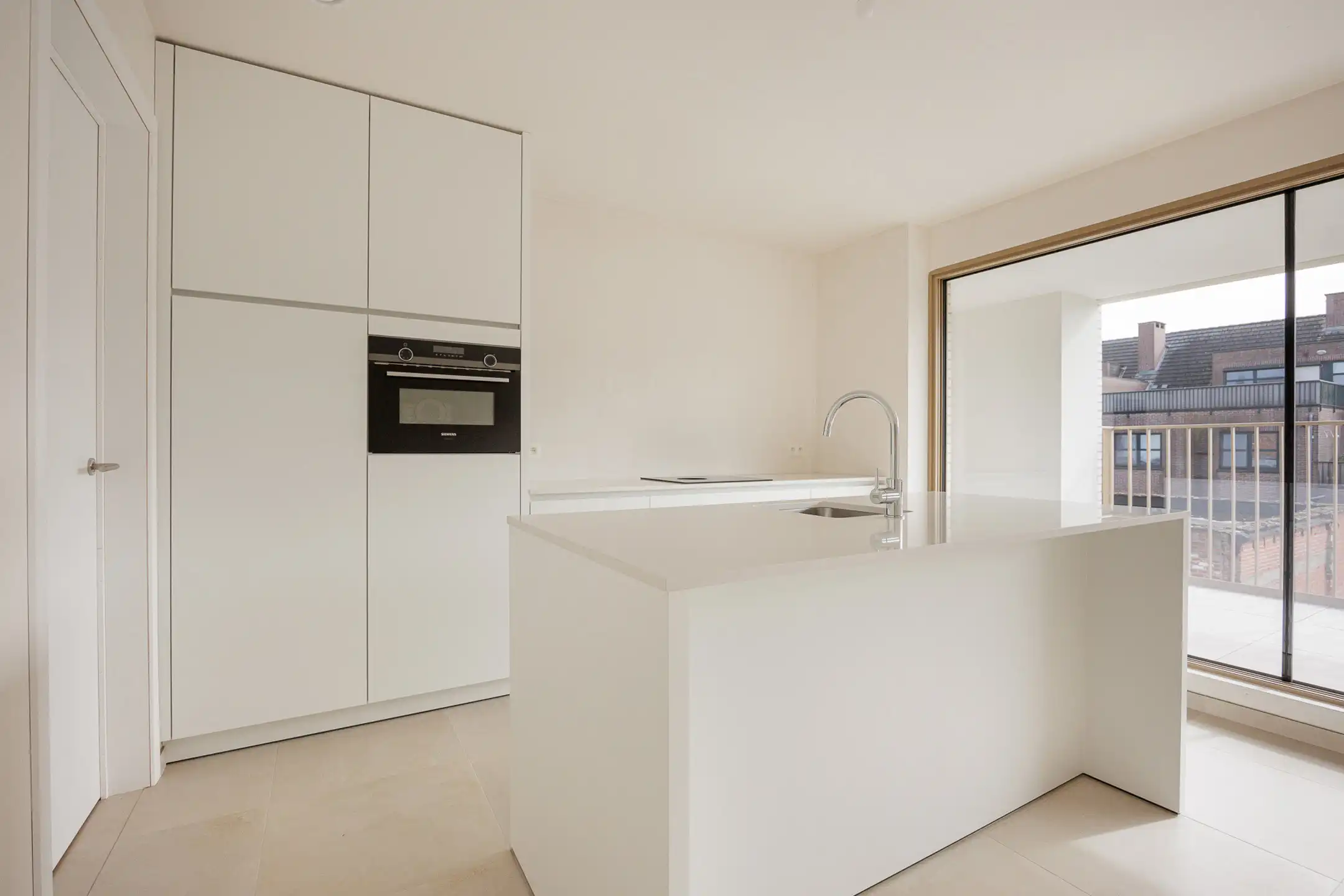 Nieuwbouwappartement met 2 slaapkamers, terras en parking foto 5