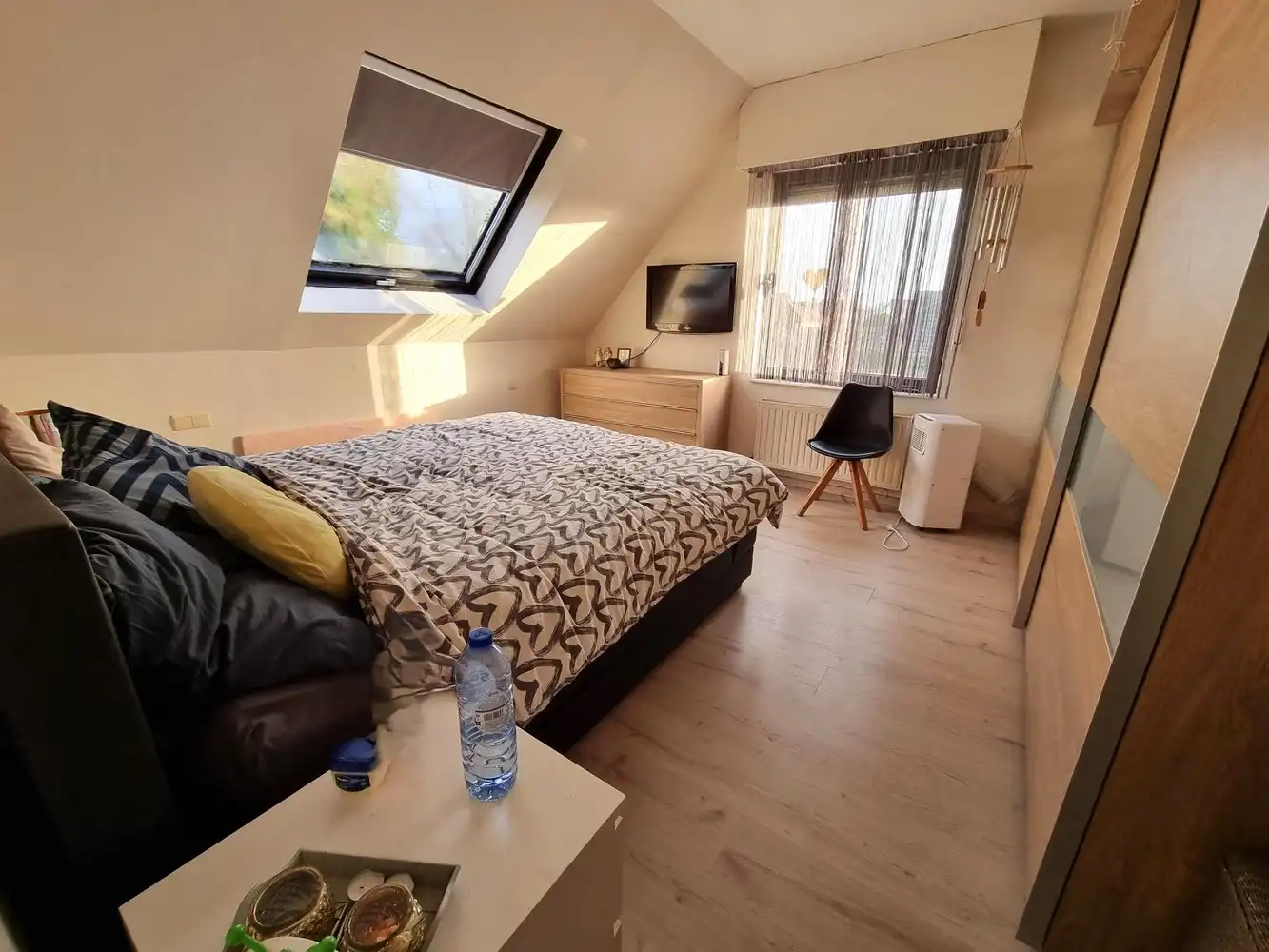 Vrijstaande woning gelegen in een zeer rustige straat met 4 ruime slaapkamers foto 5
