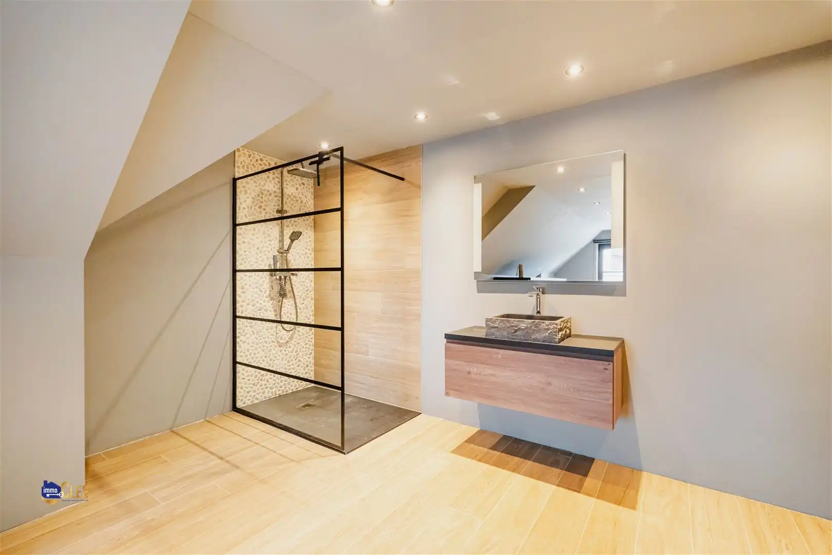 Landelijk villa met veel mogelijkheden in Zepperen foto 17