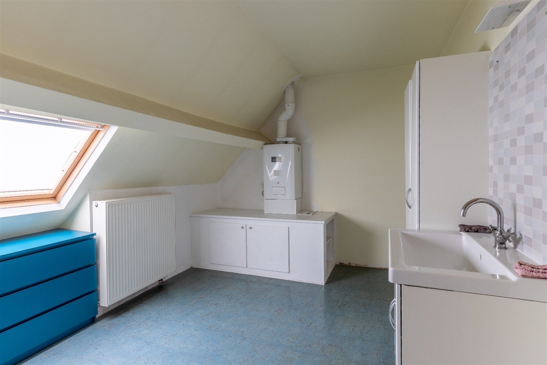 Ruime woning met 3 slaapkamers in het centrum. foto 24