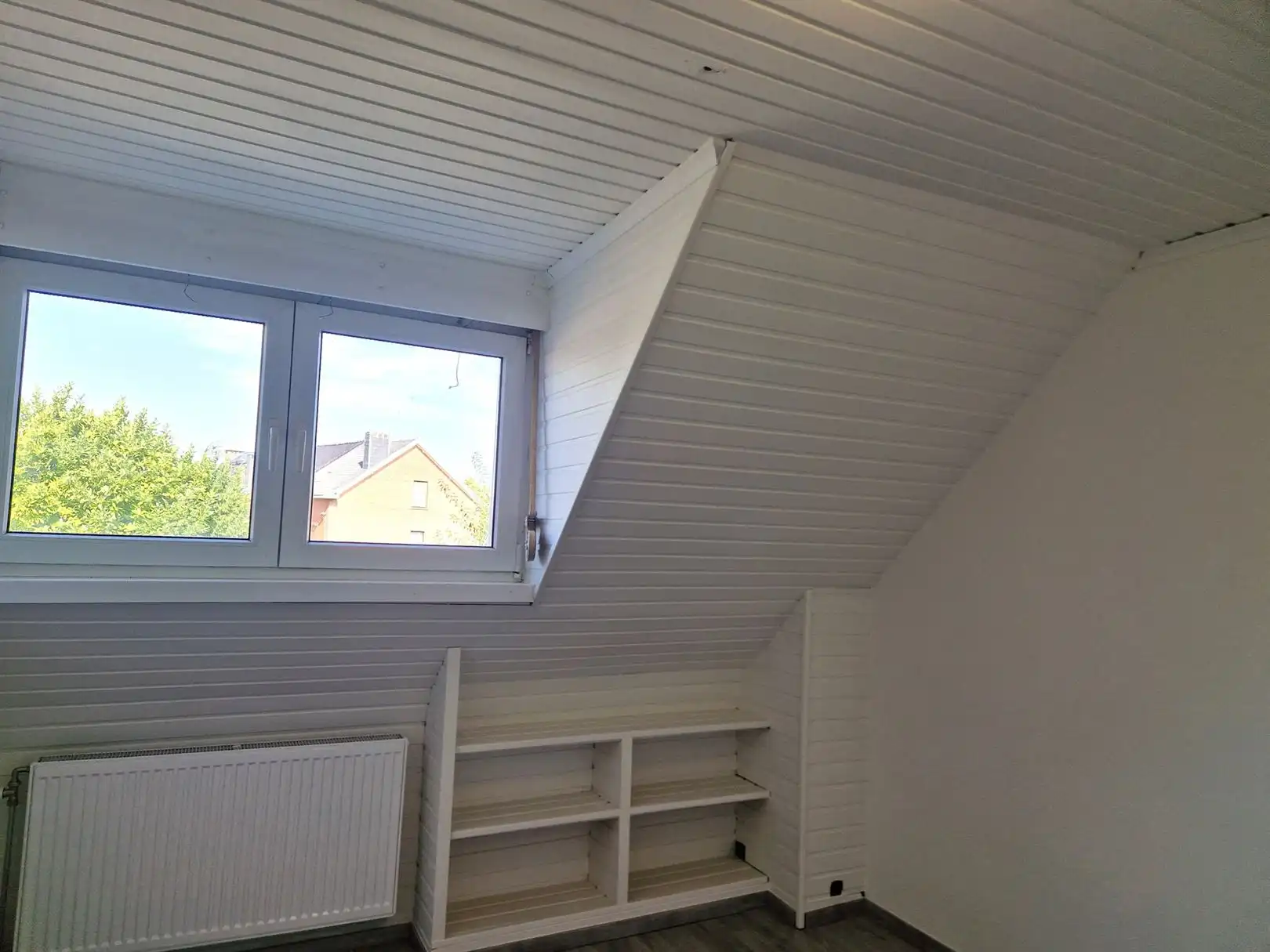 Instapklare woning  (HOB) gelegen in een rustige wijk. foto 12