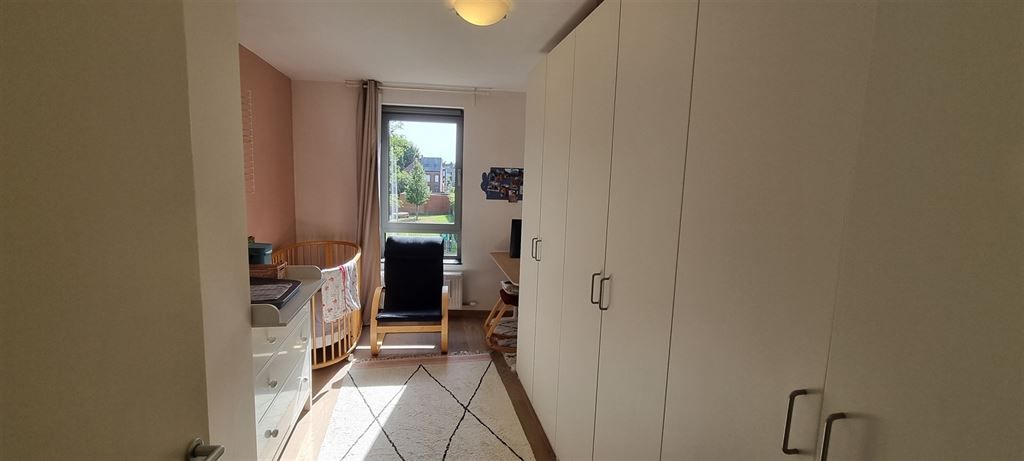 Mooi en lichtrijk appartement met 2 slaapkamers foto 9