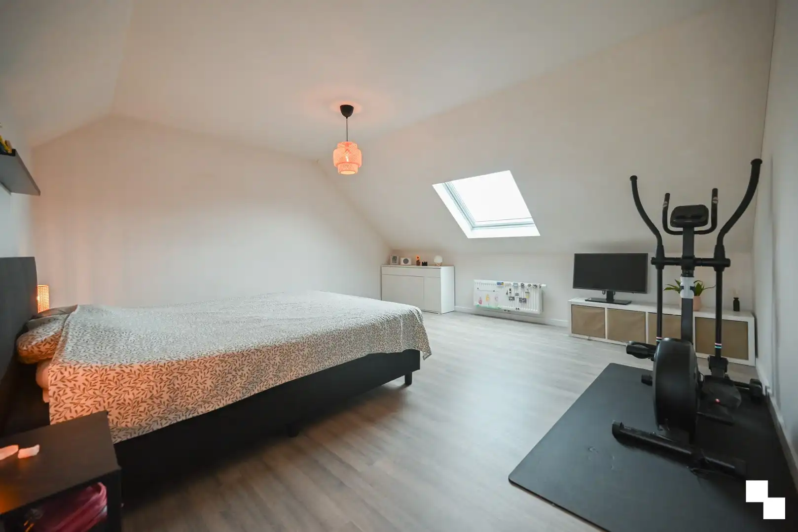 Rustig gelegen, instapklare gezinswoning met drie slaapkamers te Izegem foto 35