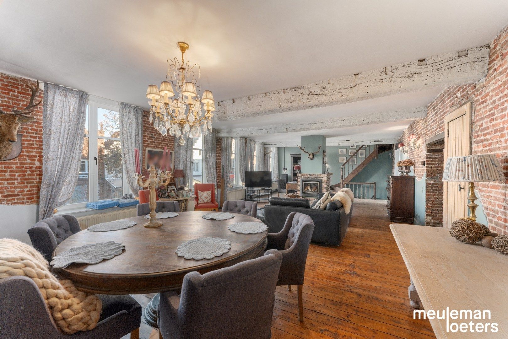 uiterst commercieel gelegen handelspand met ruime woonst foto 3