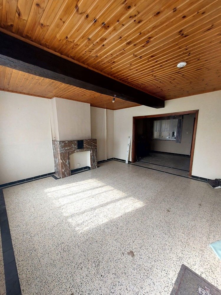 Ruime te renoveren woning foto 5