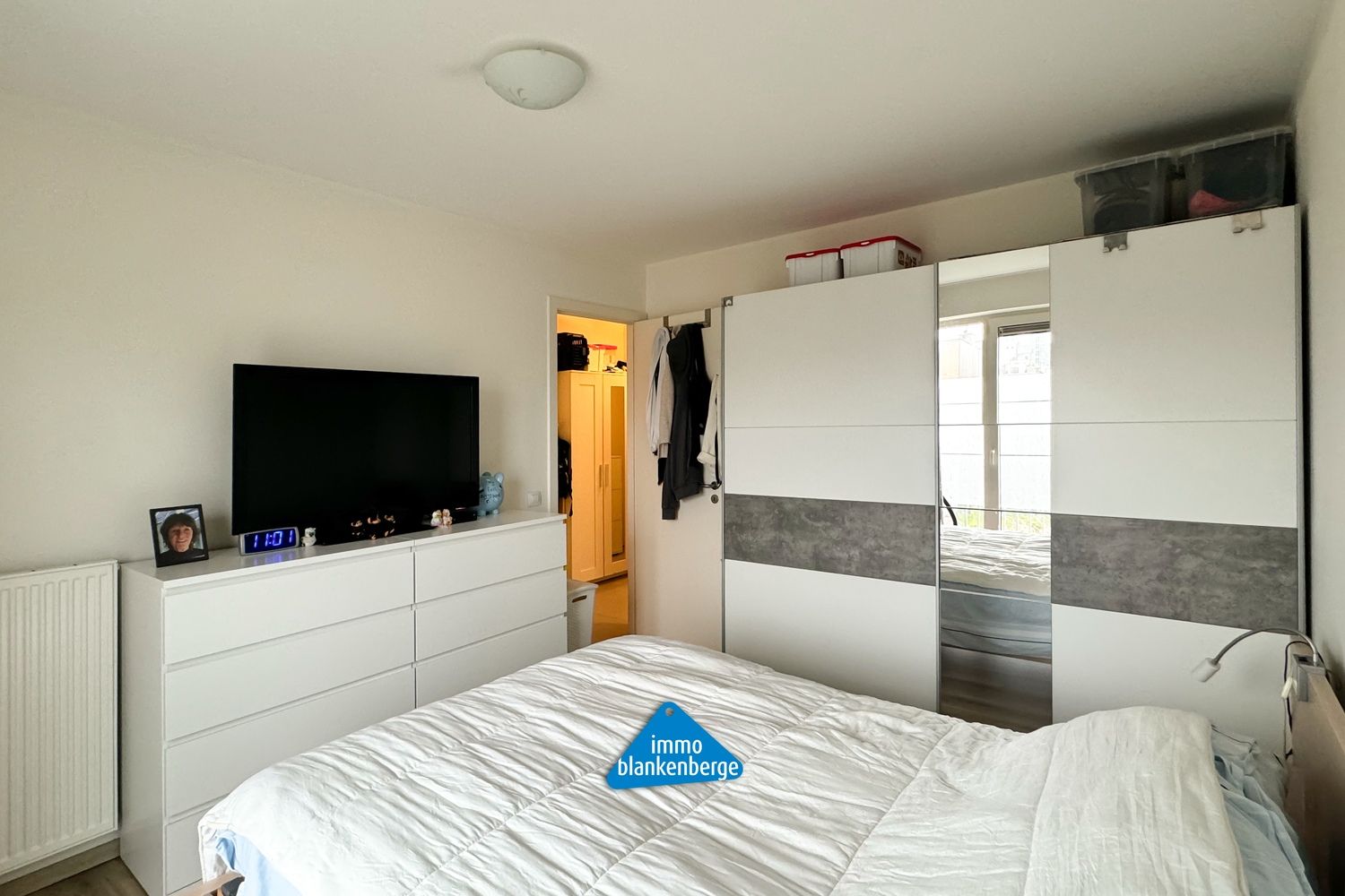 Ruim en modern appartement met twee slaapkamers foto 12