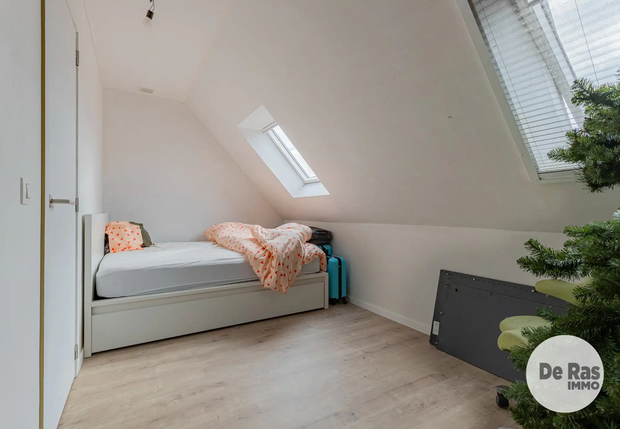 GENT - Recente woning met 3 slpks, berging en staanplaats foto 16