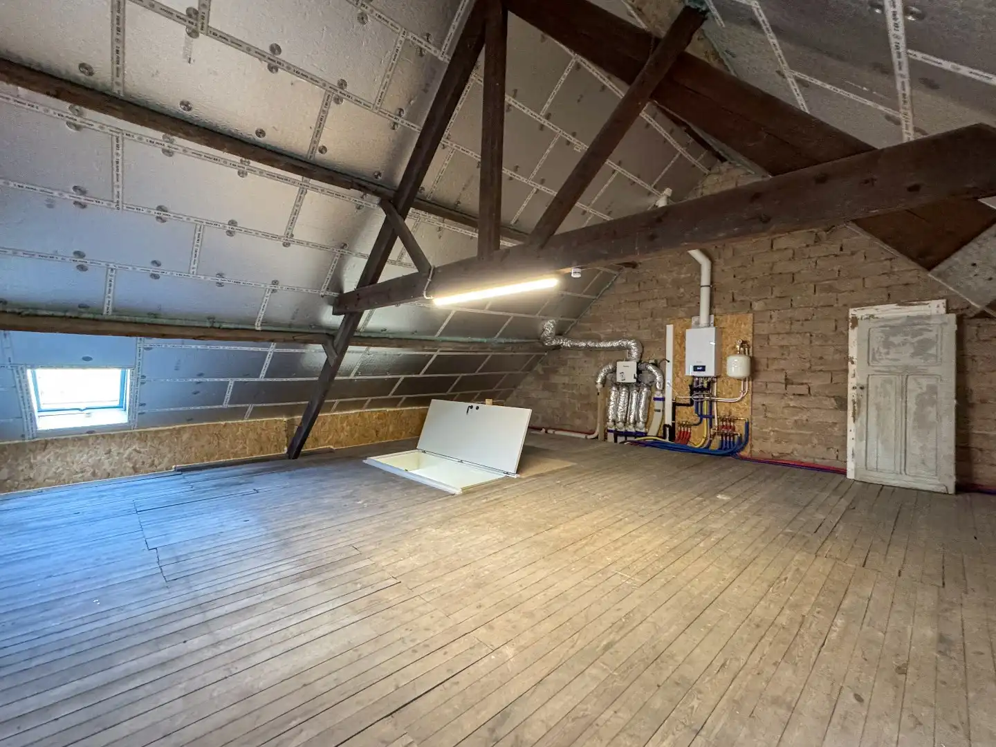 Prachtig gerenoveerde woning met 3 slaapkamers en tuin. foto 17