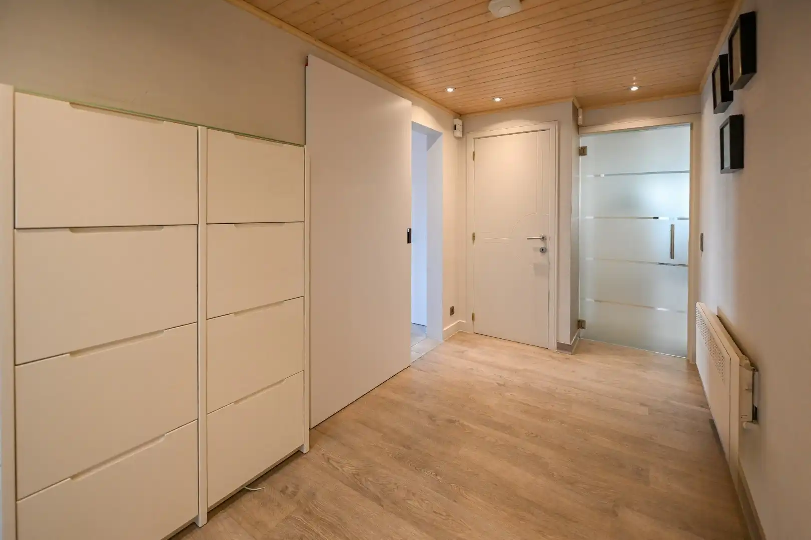 Perfect instapklare woning met 4 slaapkamers en kantoor/praktijkruimte met aparte ingang (21 m²) foto 9