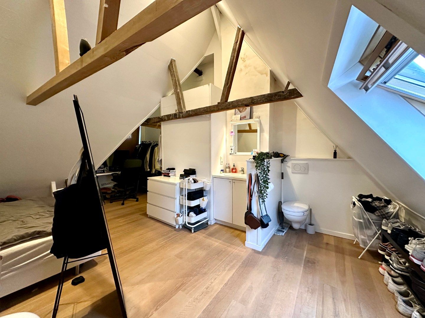 Gemeubelde rijwoning vlakbij Sint-Annarei foto 11