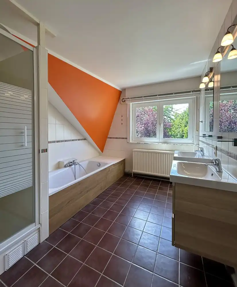 Instapklare halfopen woning op toplocatie in de gegeerde Spaanse Kroonwijk foto 14