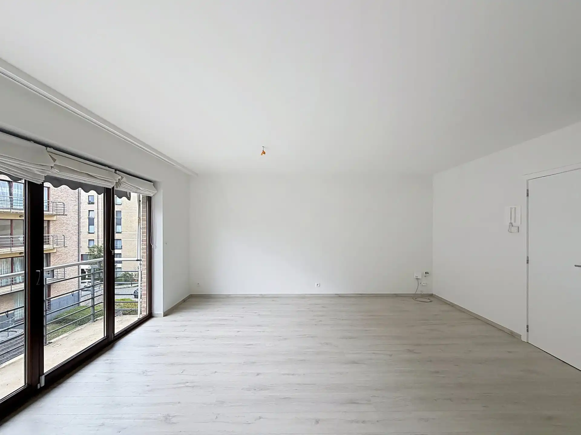 Gerenoveerd appartement met 2 slaapkamers + parkeerplaats foto 4