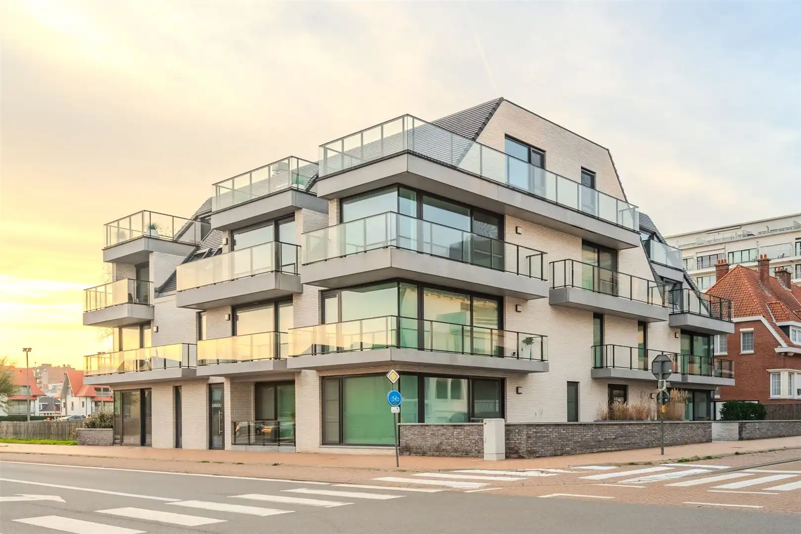 Modern 2 slaapkamer appartement in hartje Middelkerke foto 2