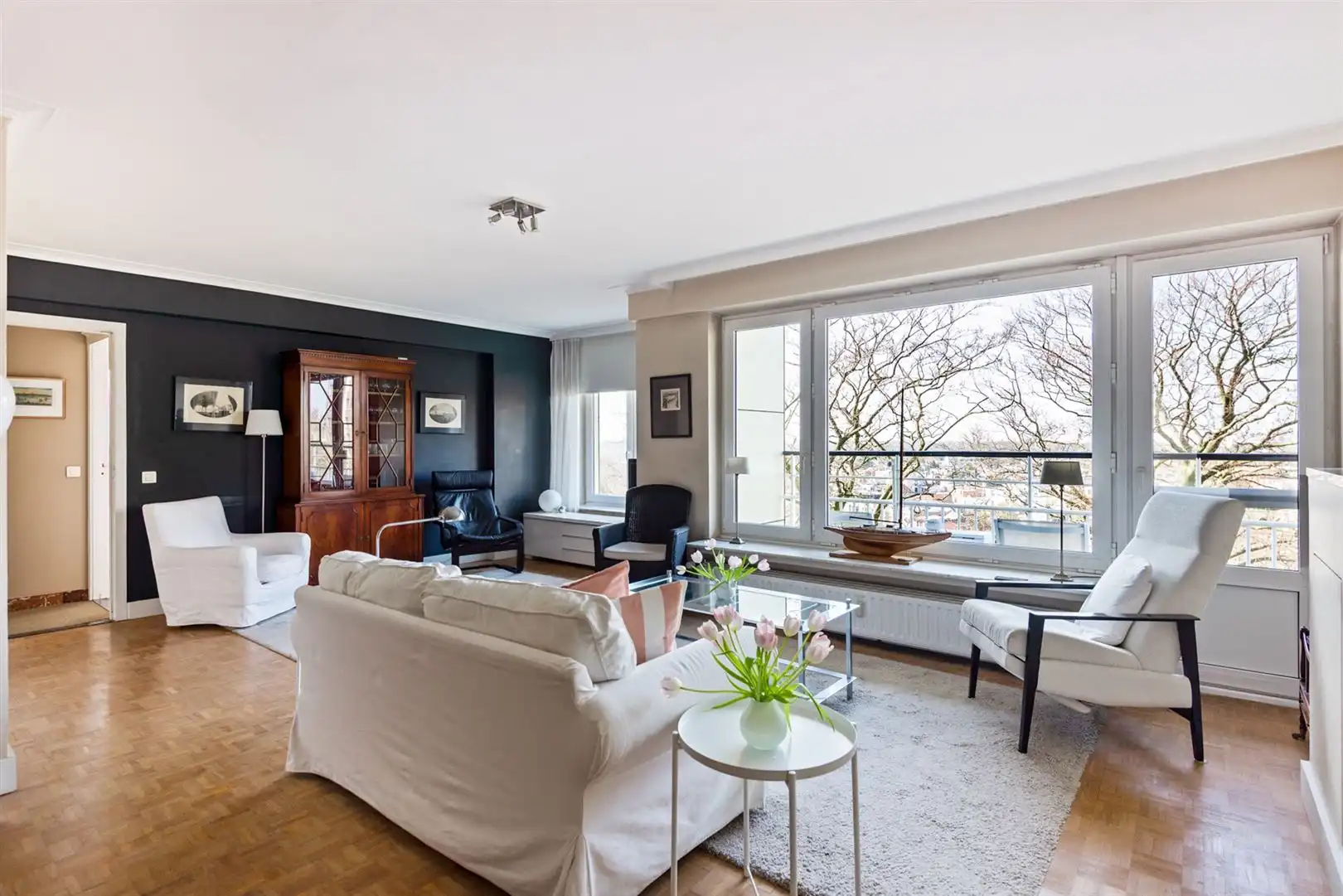 Instapklaar 2 à 3 slaapkamerappartement in goed onderhouden gebouw. foto 3