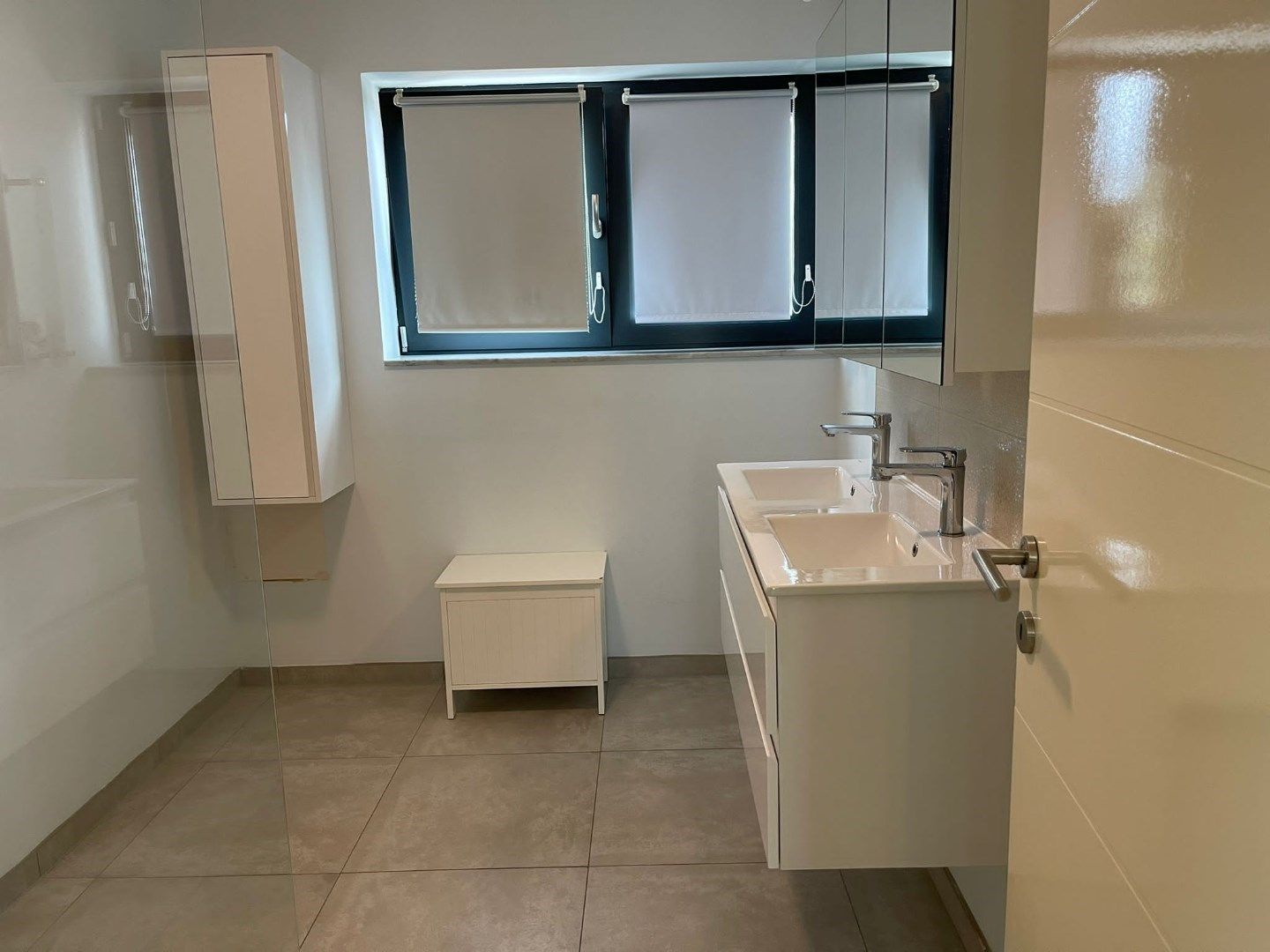 Moderne duplex van 130m² met 3 slaapkamers en parking te Dilsen foto 14