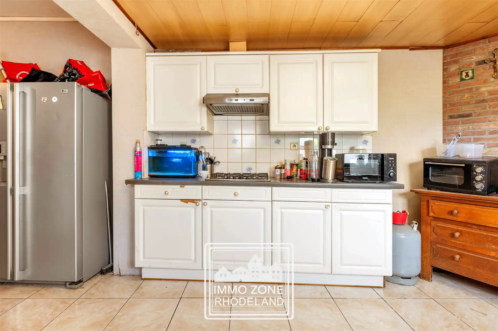 Gunstig gelegen te renoveren woning met veel potentieel foto 11