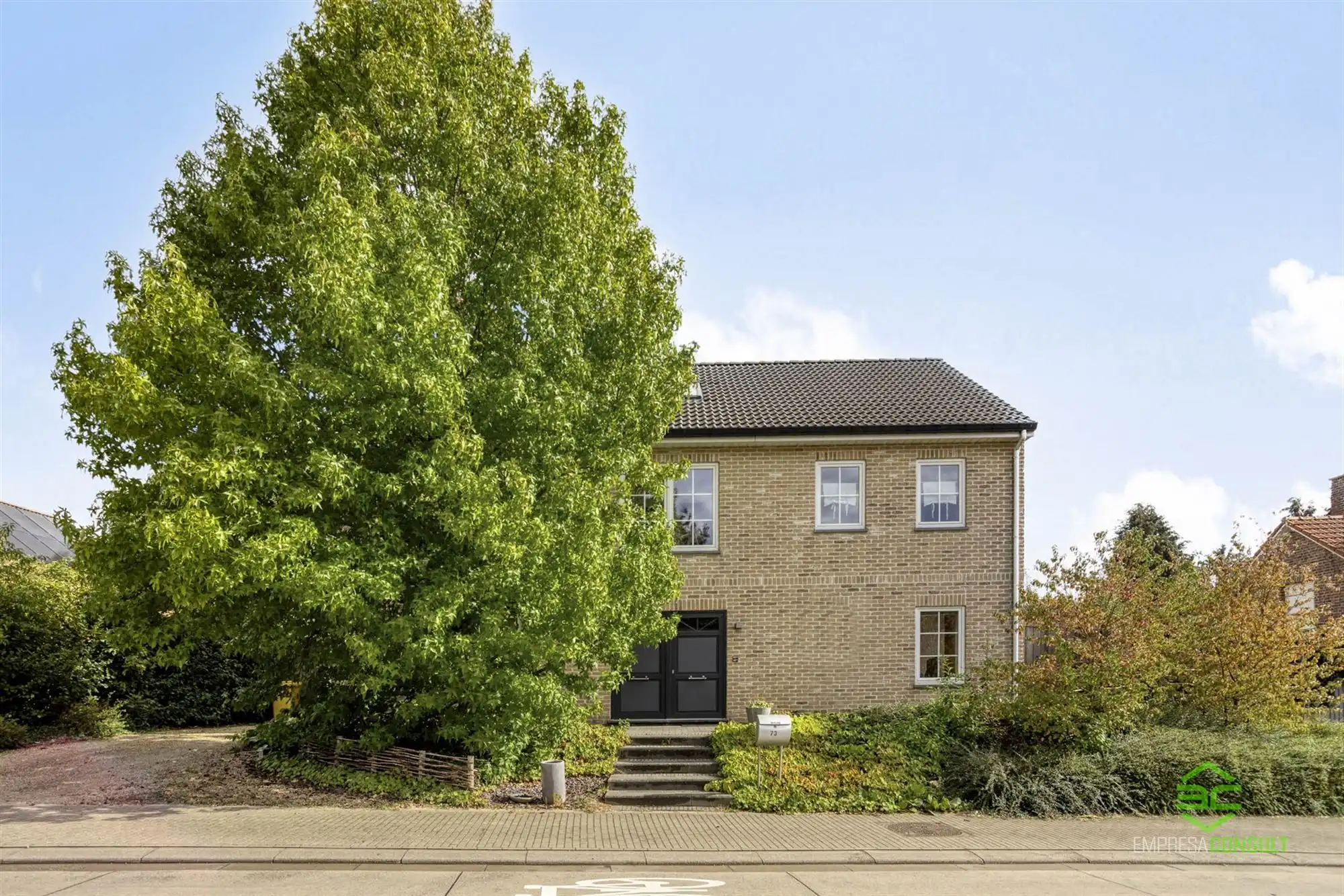 Ruime, energiezuinige woning met 5slpk en 3 badk te Hoeleden! foto 3