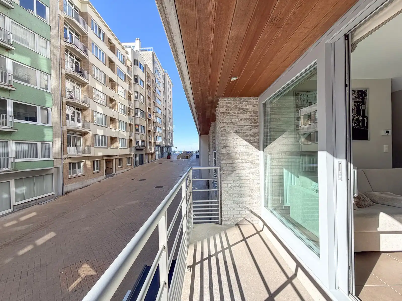 Lichtrijk hoekappartement met 1 slaapkamer in hartje Oostende foto 9