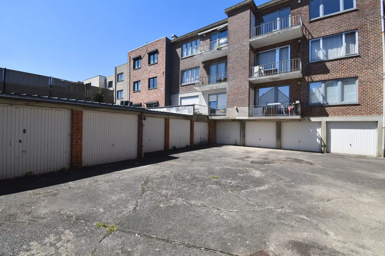 Garagebox te Sint-Pieters-Leeuw foto 2