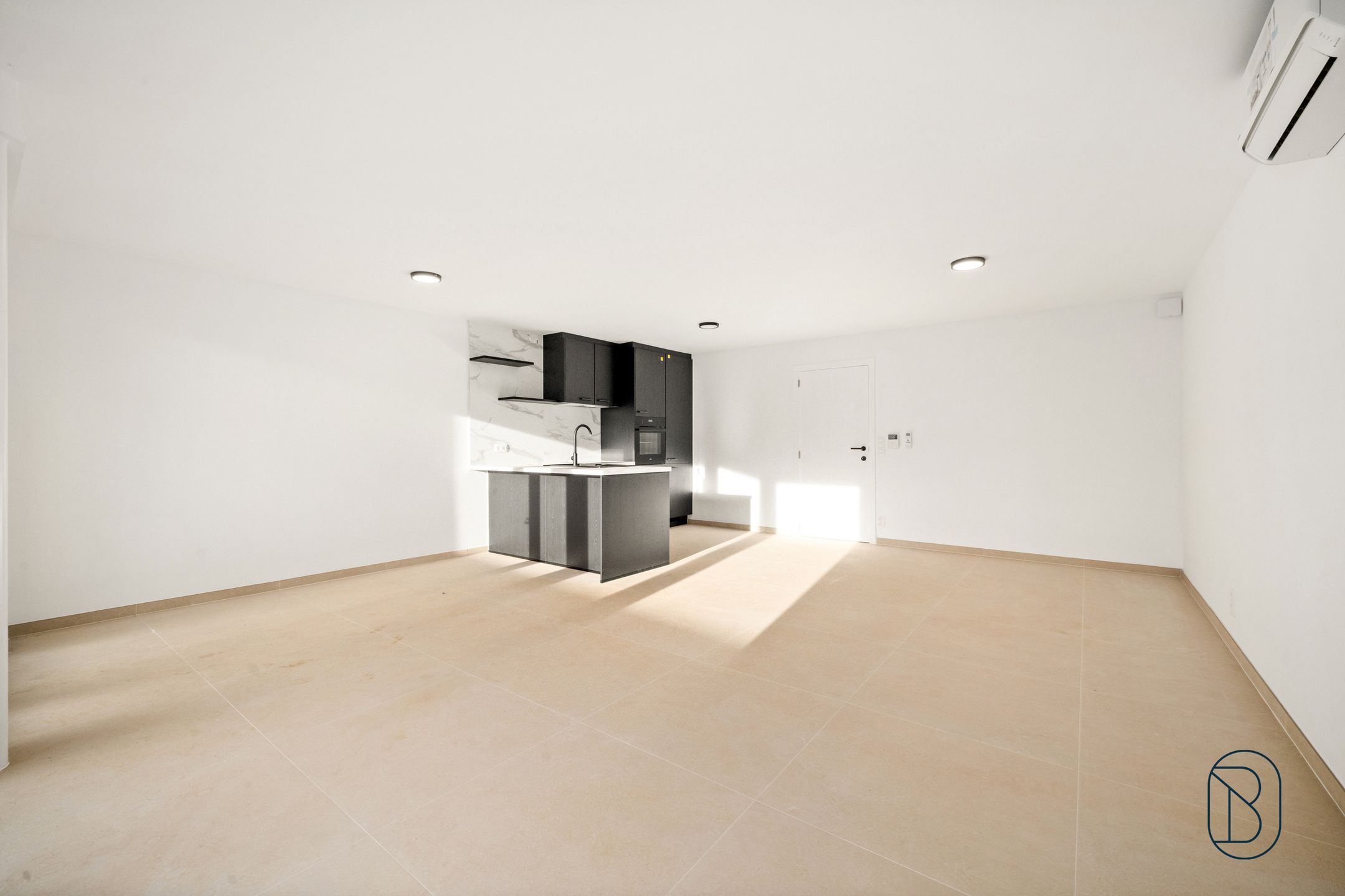 Appartementsgebouw bestaande uit 6 appartementen met garages foto 4