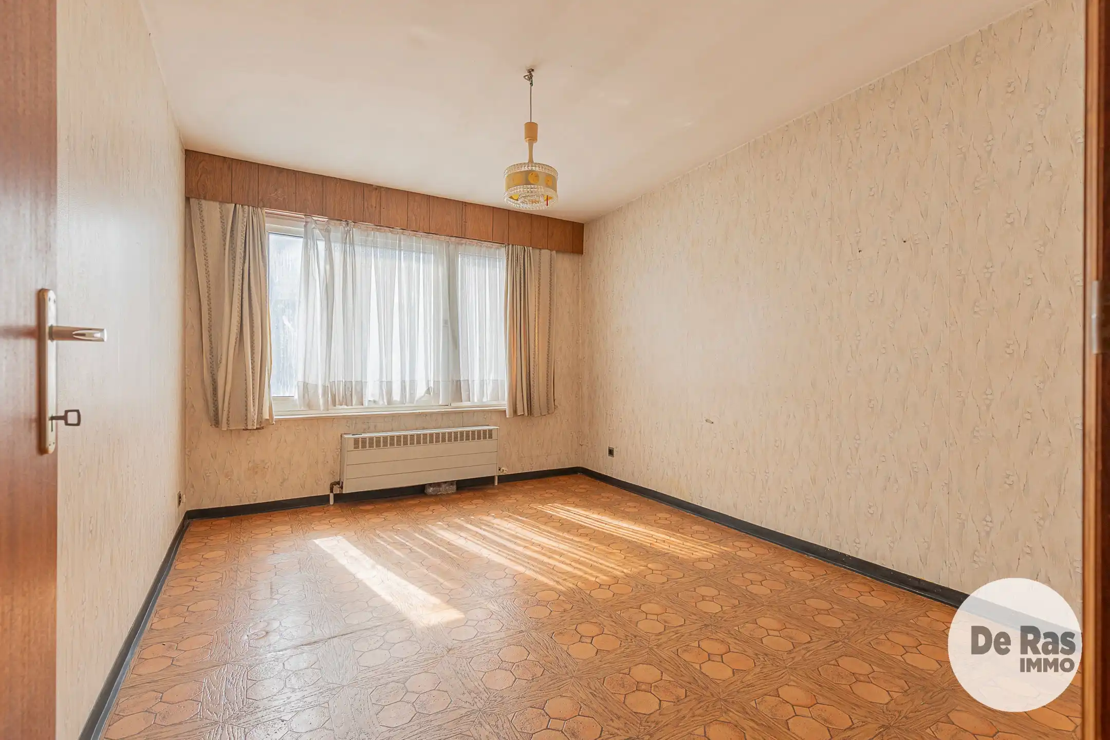 HERZELE - Stevige eengezinswoning op 200m van de markt foto 13