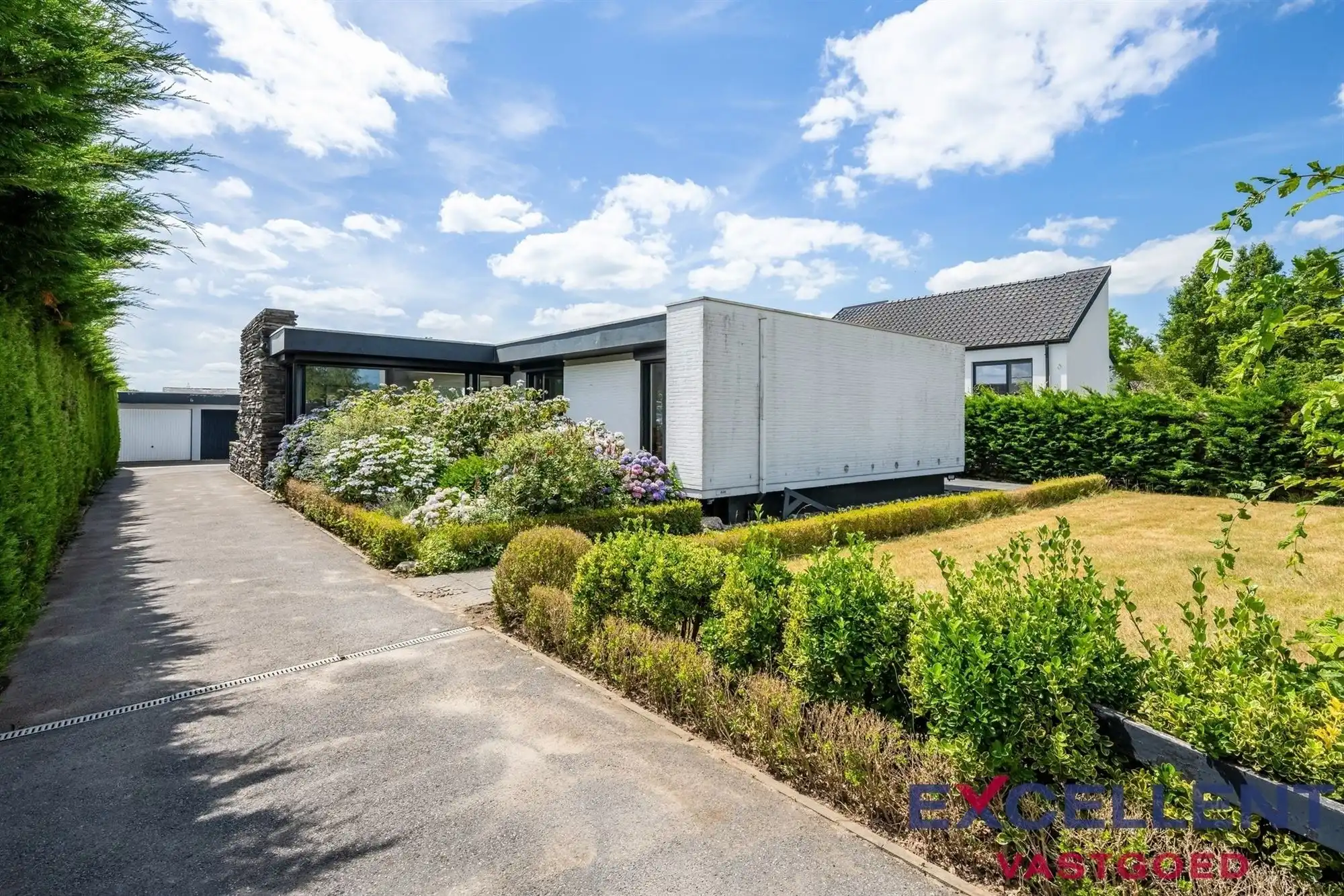 Architecturale bungalow op groot perceel Deinze foto 2