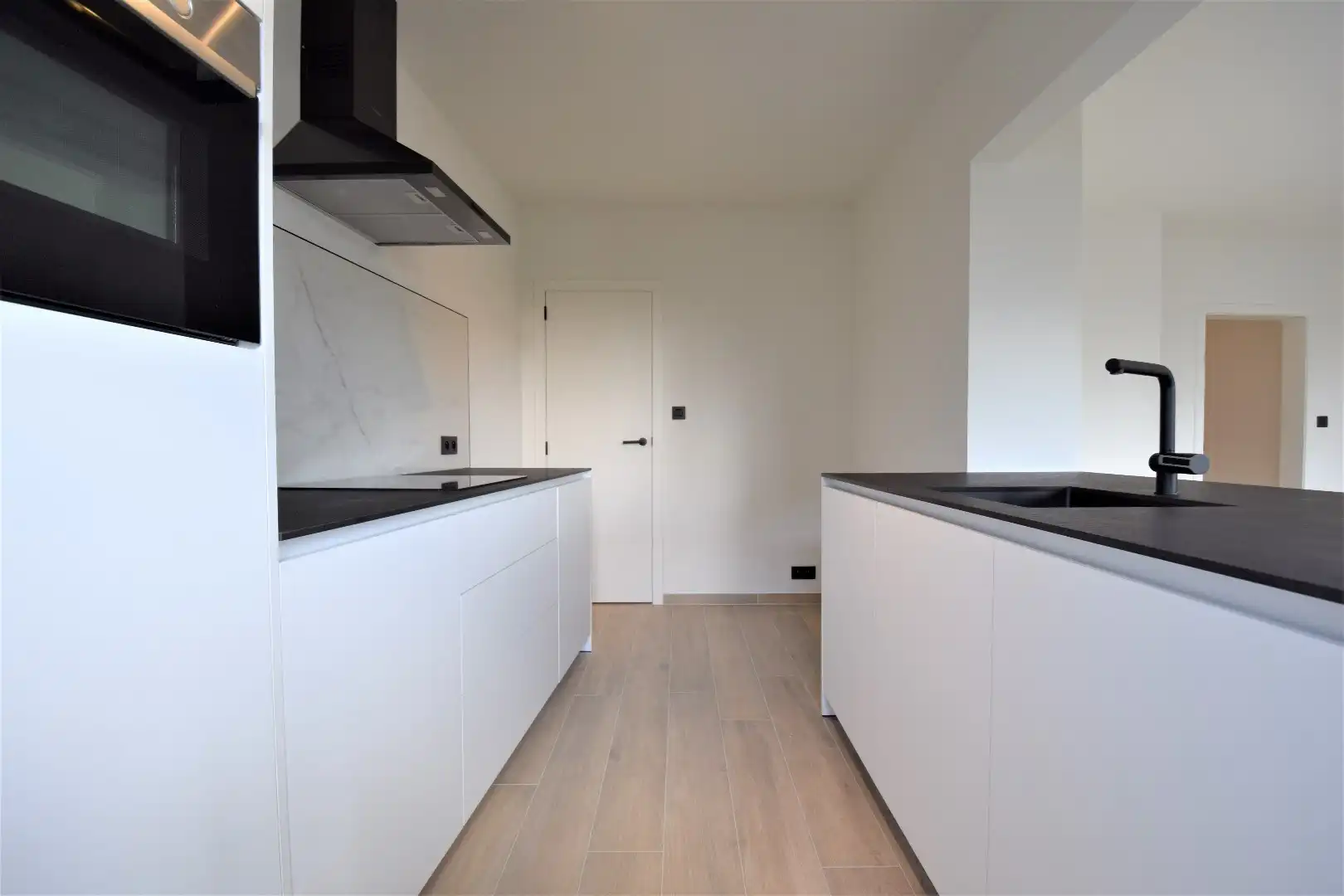 Centraal gelegen appartement met standaard voorzieningen en alle gemakken binnen handbereik foto 3
