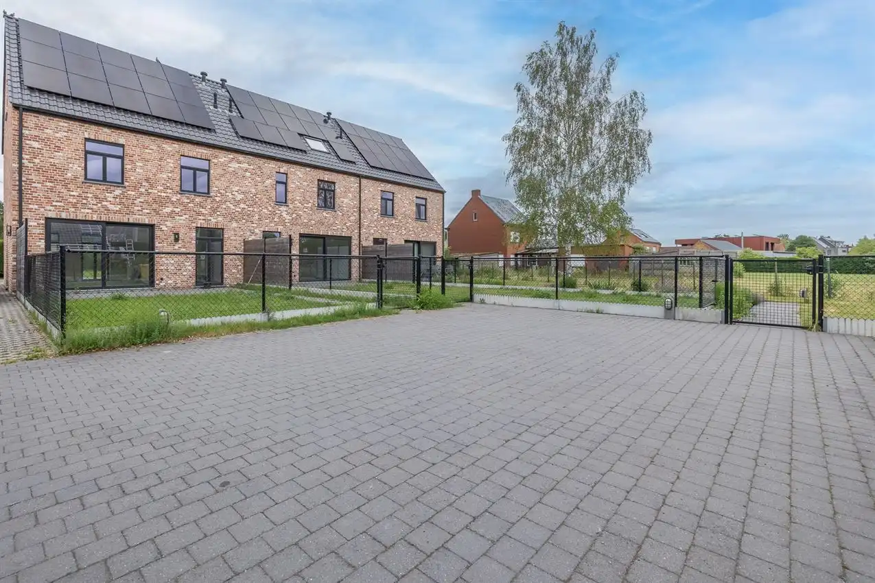 Nieuwbouw met vier slaapkamers, mooie tuin en centrale ligging foto 30
