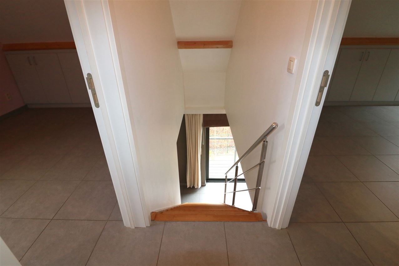 Duplex met 2 grote slpk, zuidterras, nabij station foto 19