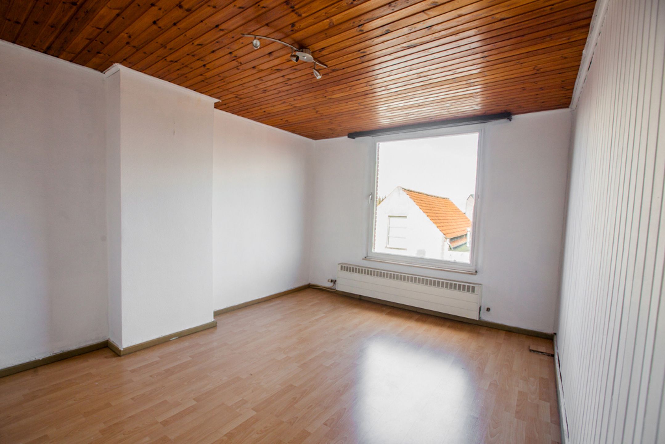 Verrassend ruime handelswoning met bovenliggend appartement. foto 40