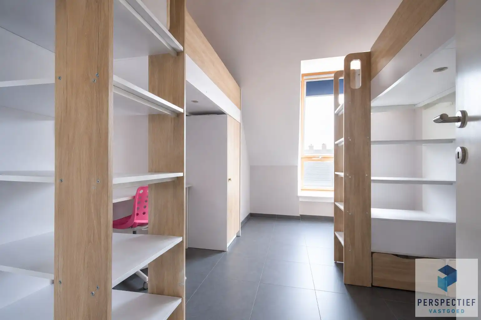 Ruim en modern woonappartement (bouwjaar 2020) met 2 slaapkamers en terras. foto 9
