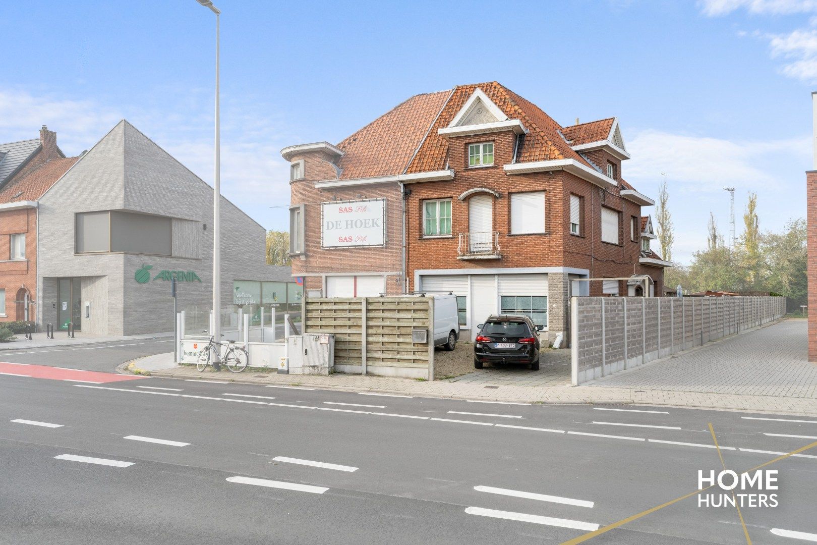 Te renoveren halfopen woning met 3 slaapkamers op 553 m² foto 13