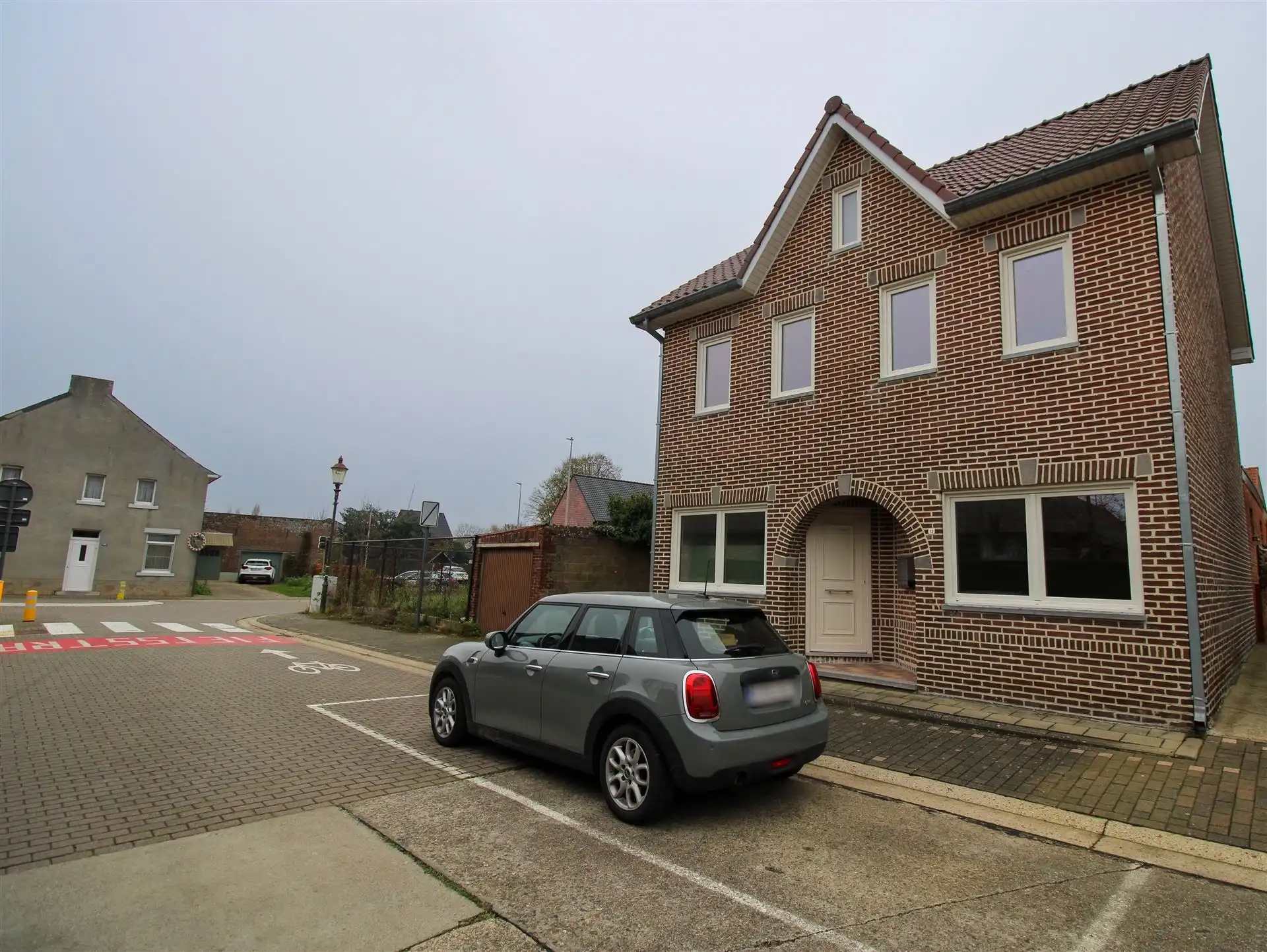 Gezinswoning met 3 slaapkamers (waarvan één multifunctionele ruimte) te koop in Boorsem! foto {{pictureIndex}}