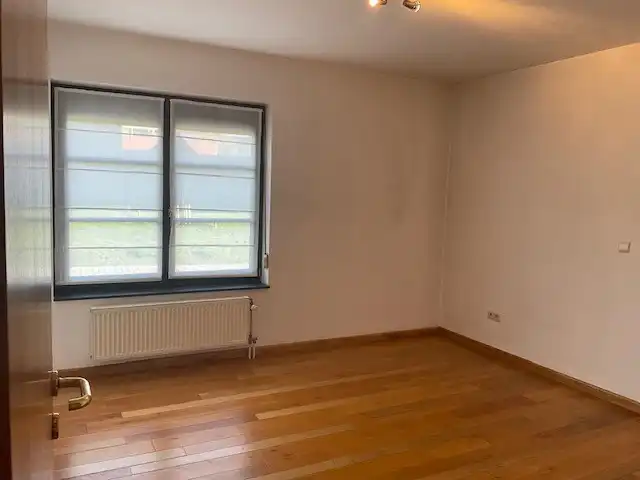 Gelijkvloersappartement met 2 slaapkamers, 2 badkamers en tuin foto 14
