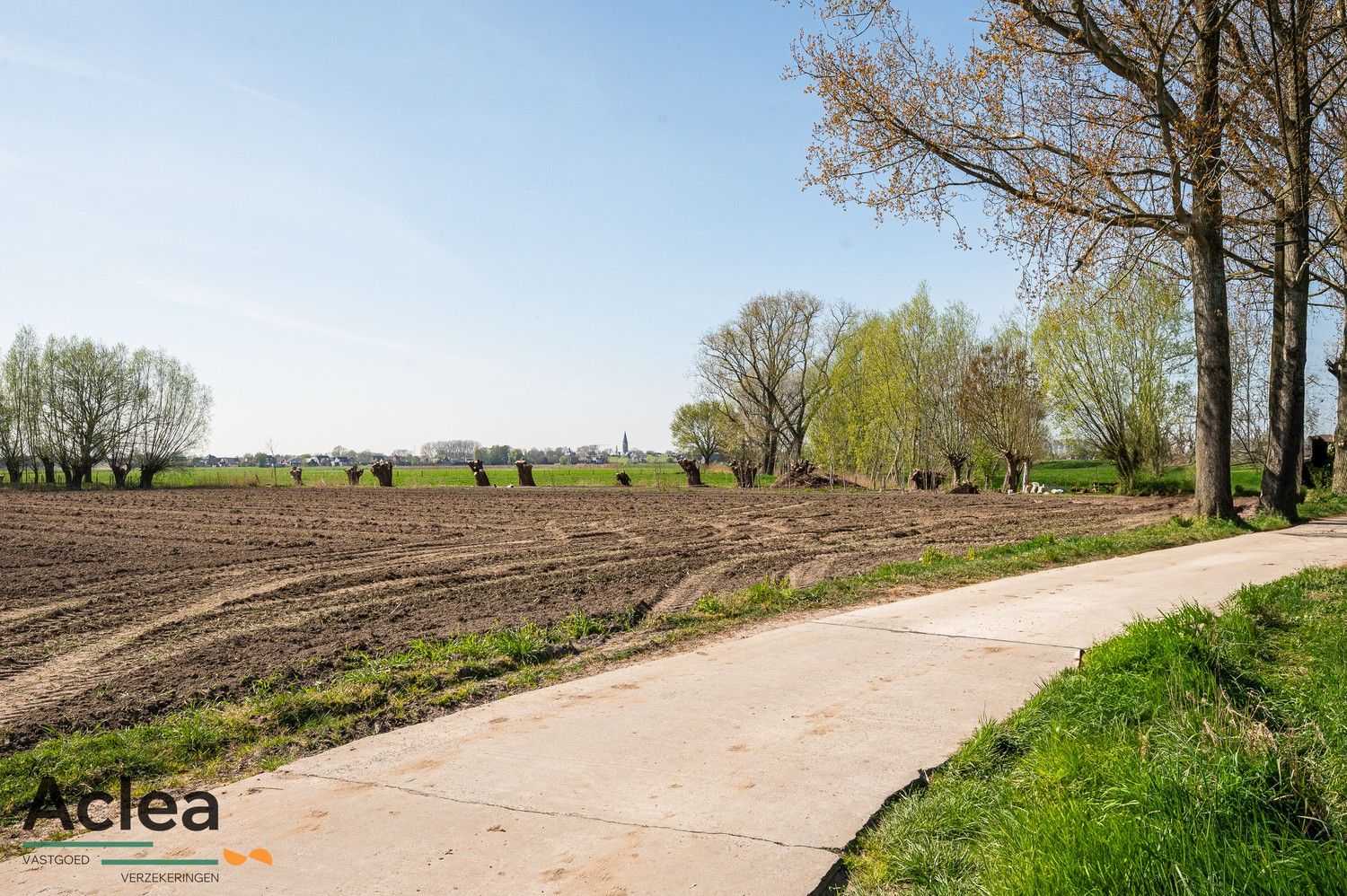 Rustig gelegen villa in landelijke stijl, omgeven door groen en natuur foto 29