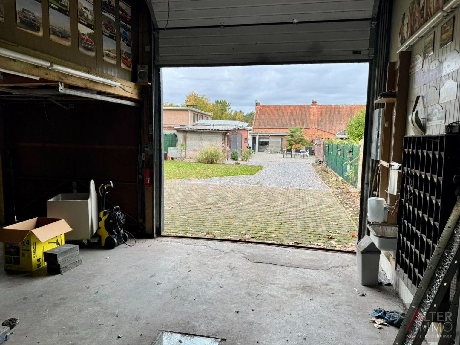 Halfvrijstaande woning, 3 slaapkamers op perceel van 8a 46ca met ruime loods en 3 garages! foto 20