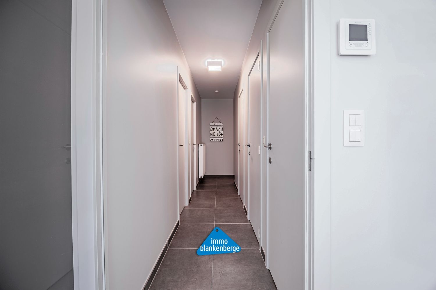 Gelijkvloers 2-slaapkamerappartement met tuin en luxe afwerking in De Haan foto 18