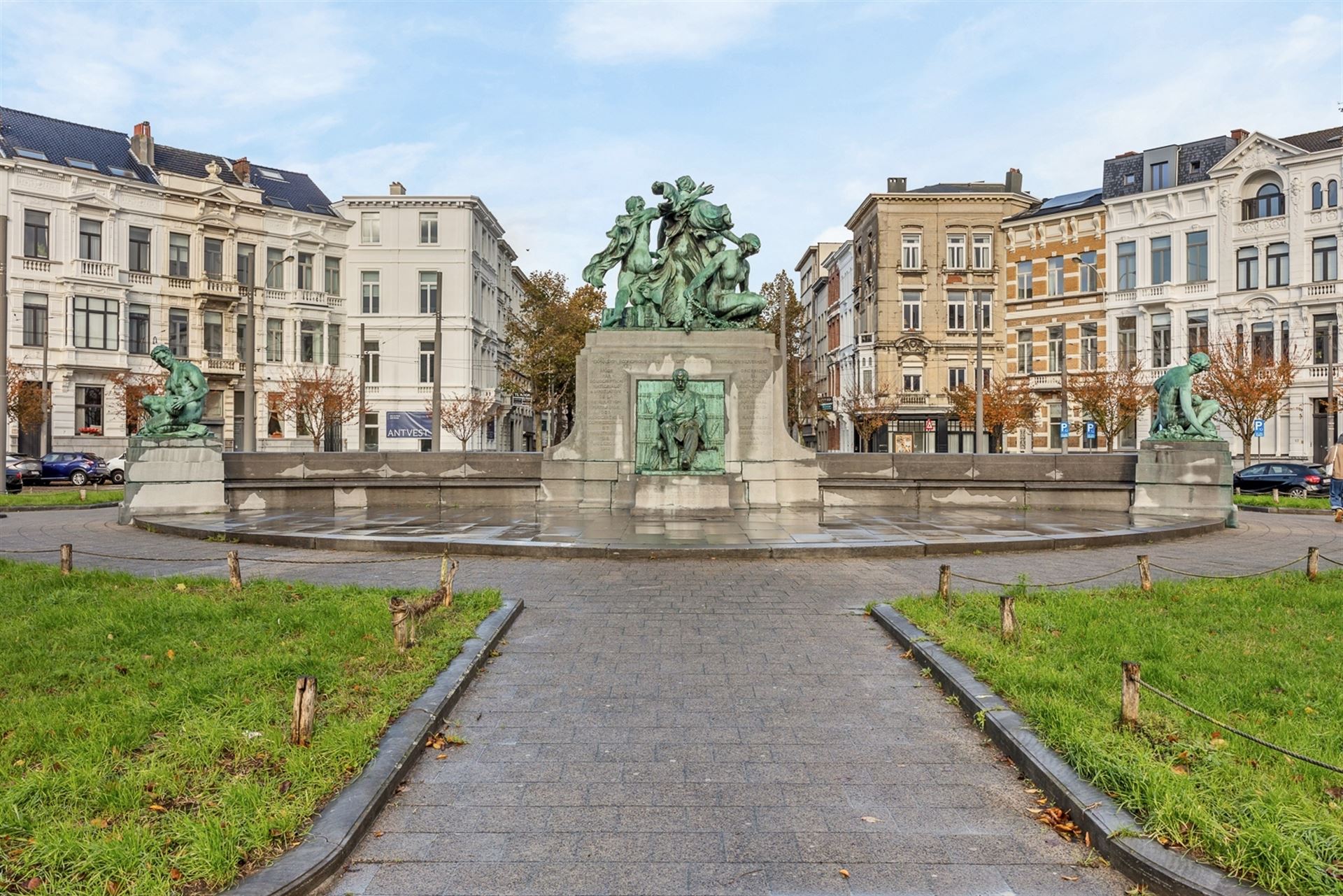 Hoofdfoto van de publicatie: Charmant en lichtrijk appartement op de Lambermontplaats