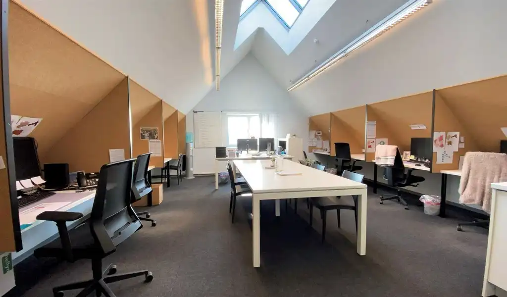 Ingedeelde kantoorruimte te huur in Brugstraat in Aalter foto 9