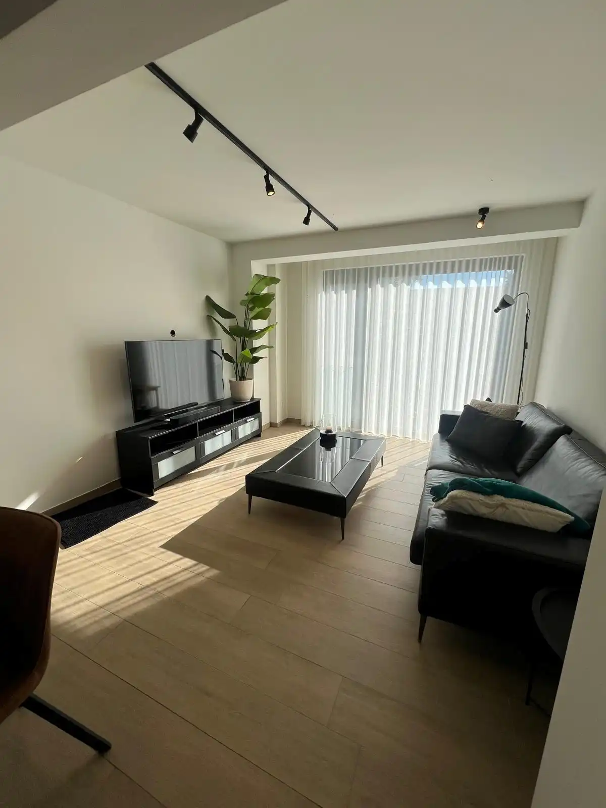 Prachtig gerenoveerd appartement in het centrum van Genk foto 2