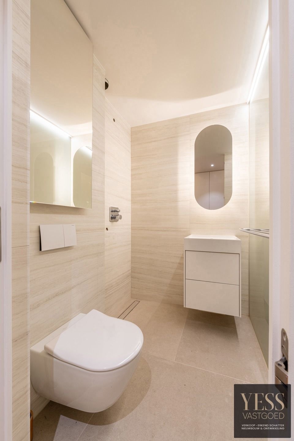 Exclusief gerenoveerd gelijkvloers appartement in Knokke! foto 21