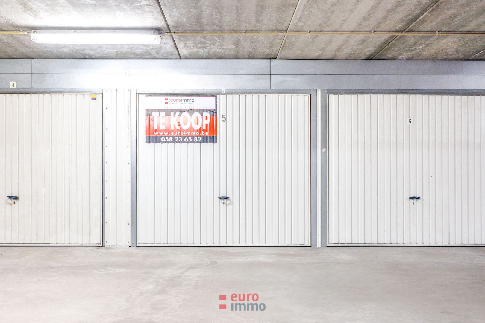 Zéér goed gelegen garagebox in onze bruisende badstad Nieuwpoort! foto {{pictureIndex}}