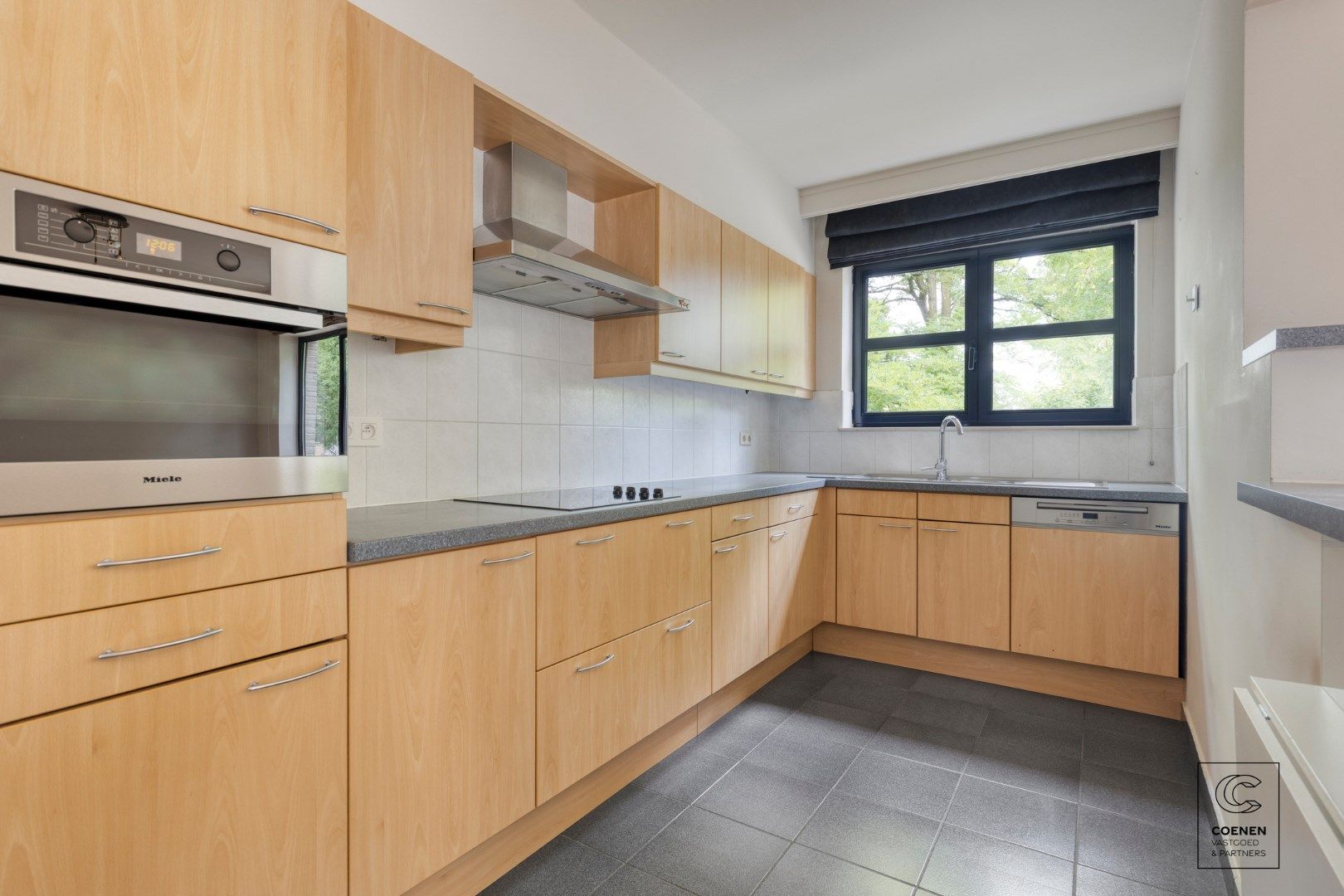 Prachtig appartement van 115 m² met 3 slaapkamers op een uitstekende locatie te Brasschaat! foto 10