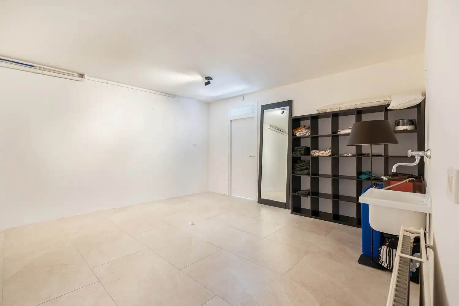 Exclusieve villa met royale leefruimtes op een unieke locatie foto 17