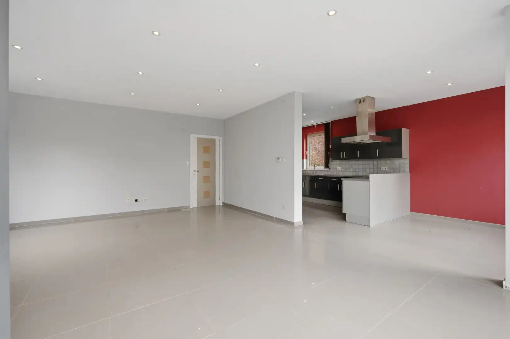 Instapklare OB (2006) met grote garage en 3 slpks foto 8