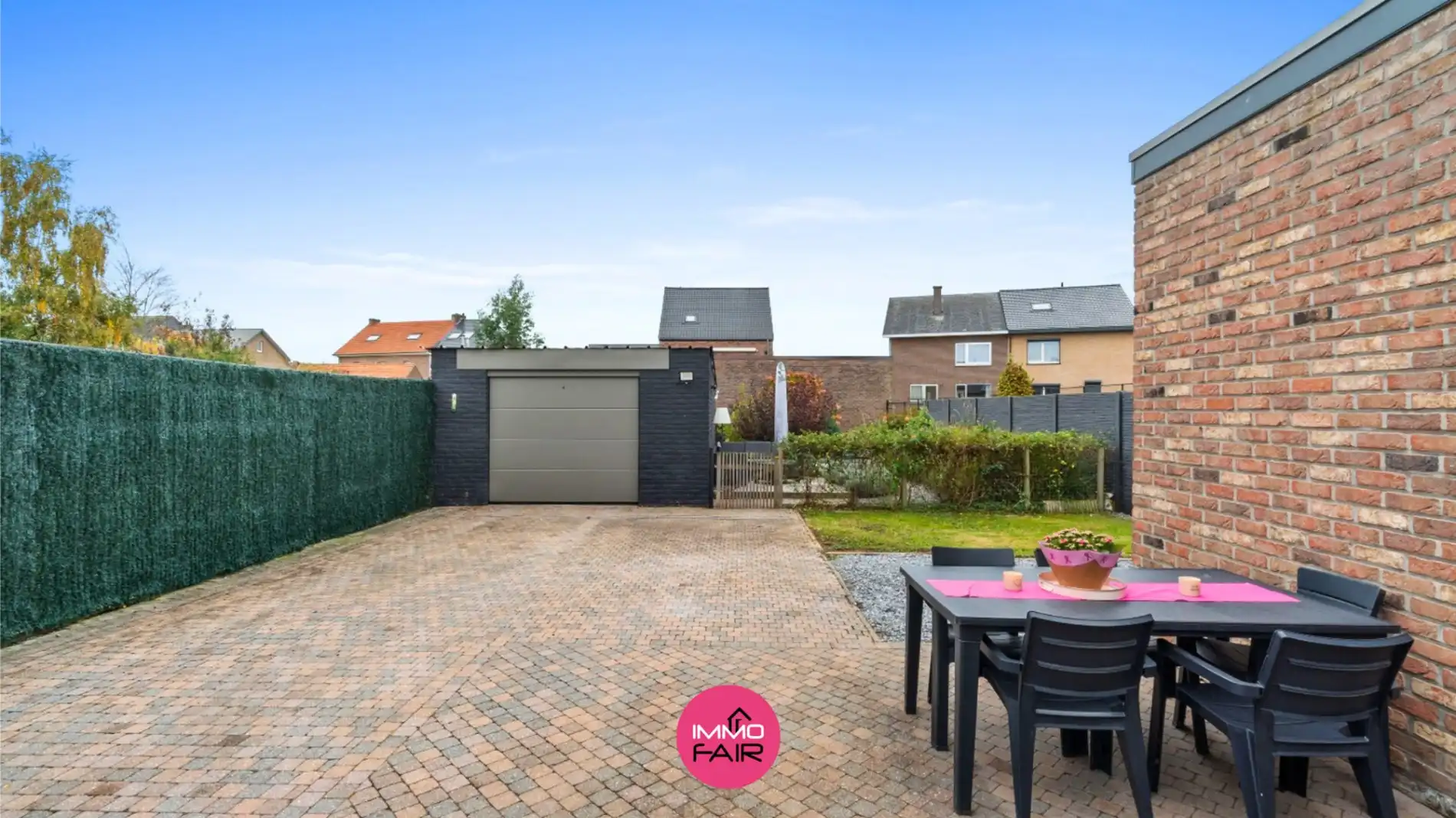 Ruime, instapklare gezinswoning op slechts een kwartiertje van Maastricht! foto 16