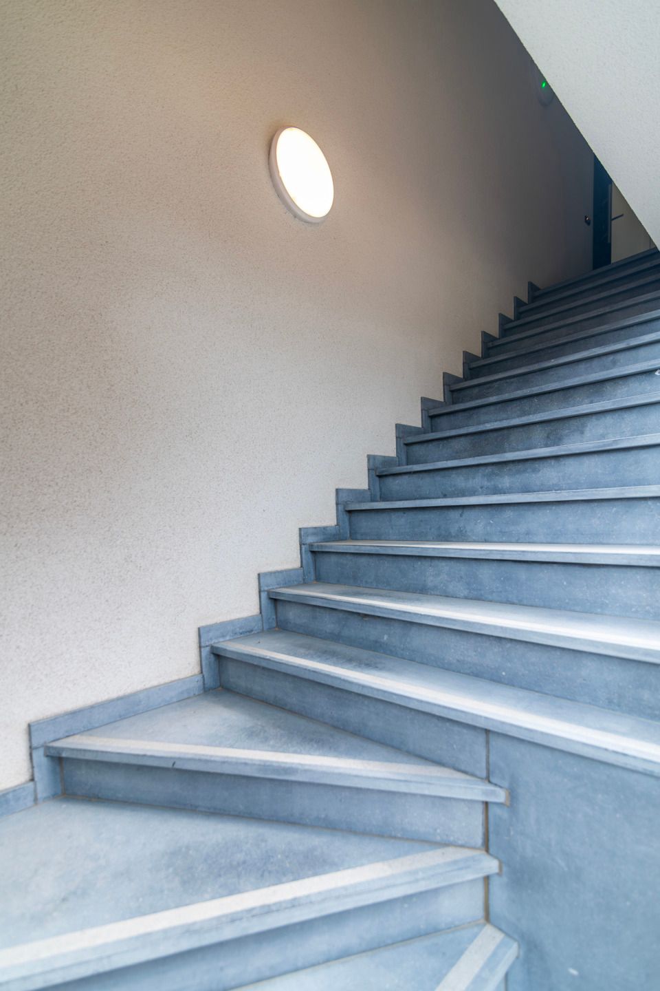 Licht en ruim duplexappartement met parking in Hasselt  foto 30