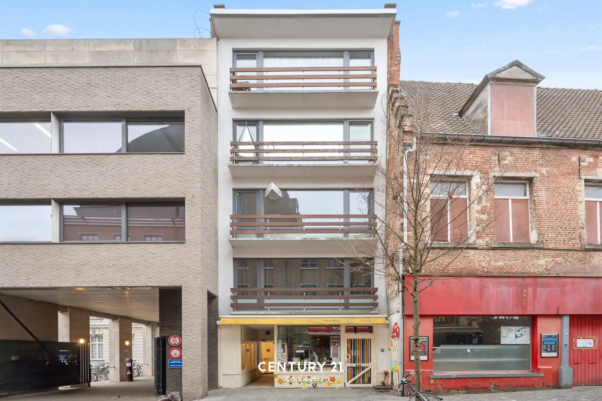 Uiterst ruime studio met balkon te Leuven foto 2